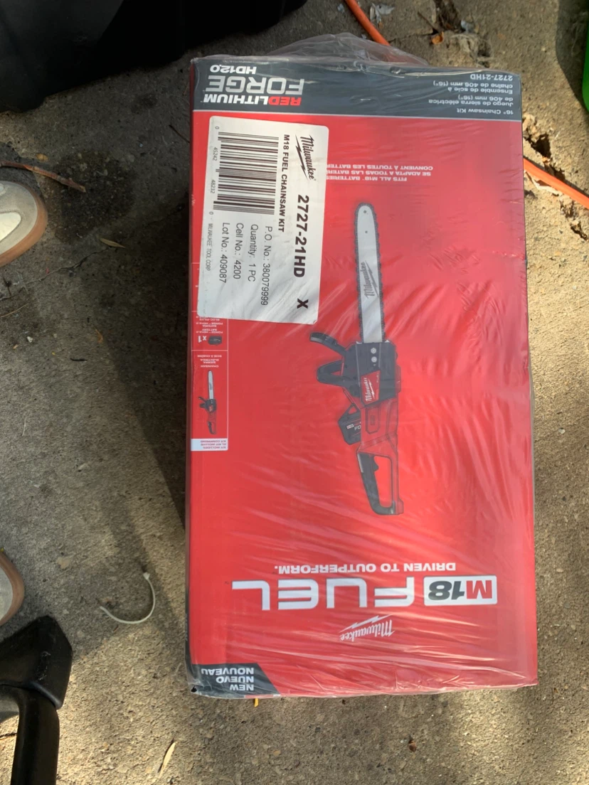 Milwaukee M18 FUEL 16" Chainsaw Kit 2727-21HD