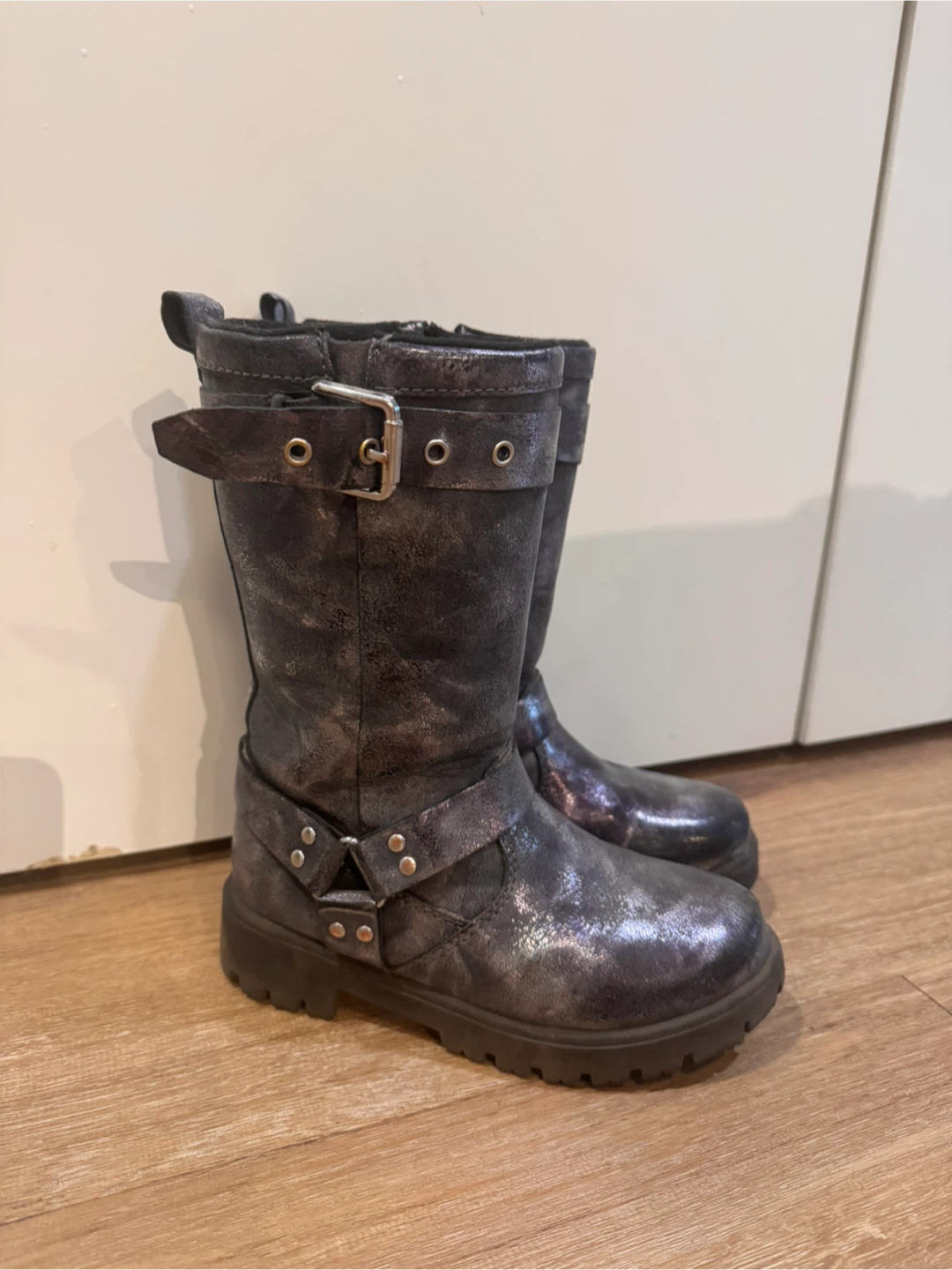 Girls Metallic Grey Buckle Boots - photo 2