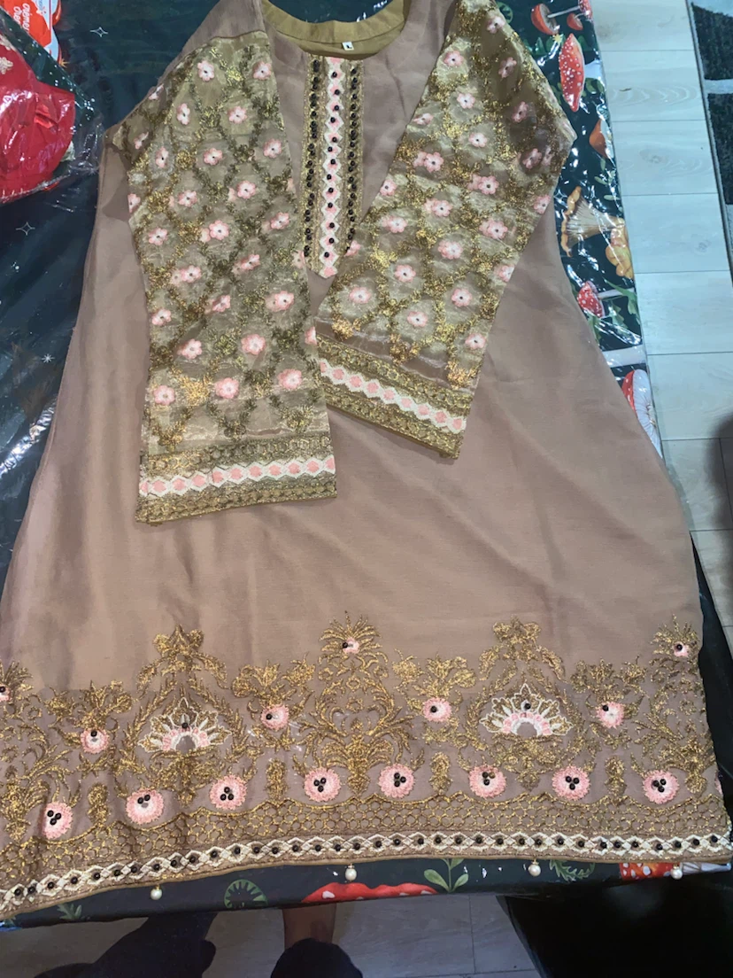 Embroidered Beige Salwar Kameez - photo 3