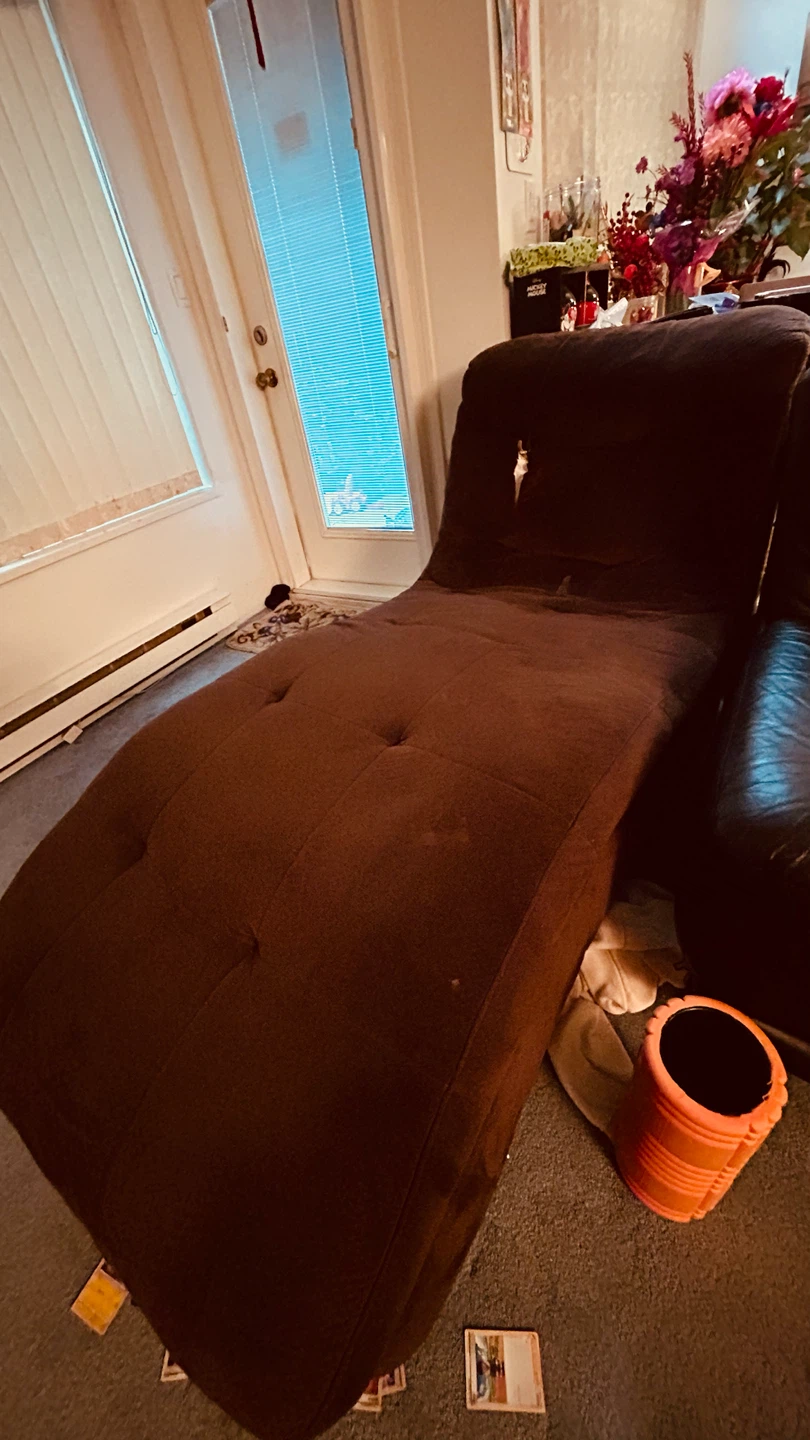 Black Leather Loveseat $+ Free Brown Tufted Chaise Lounge - photo 2