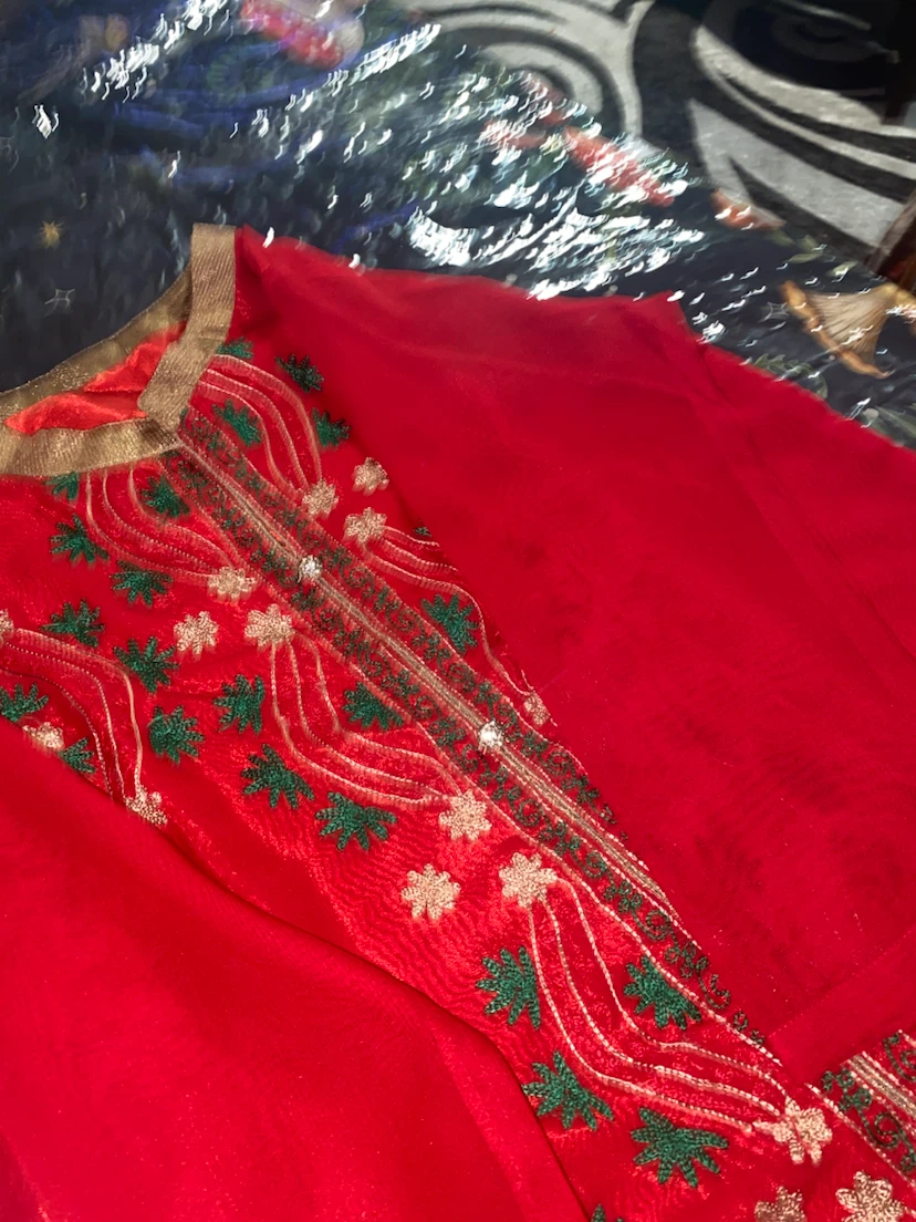 Red Embroidered Long Kurti - photo 3