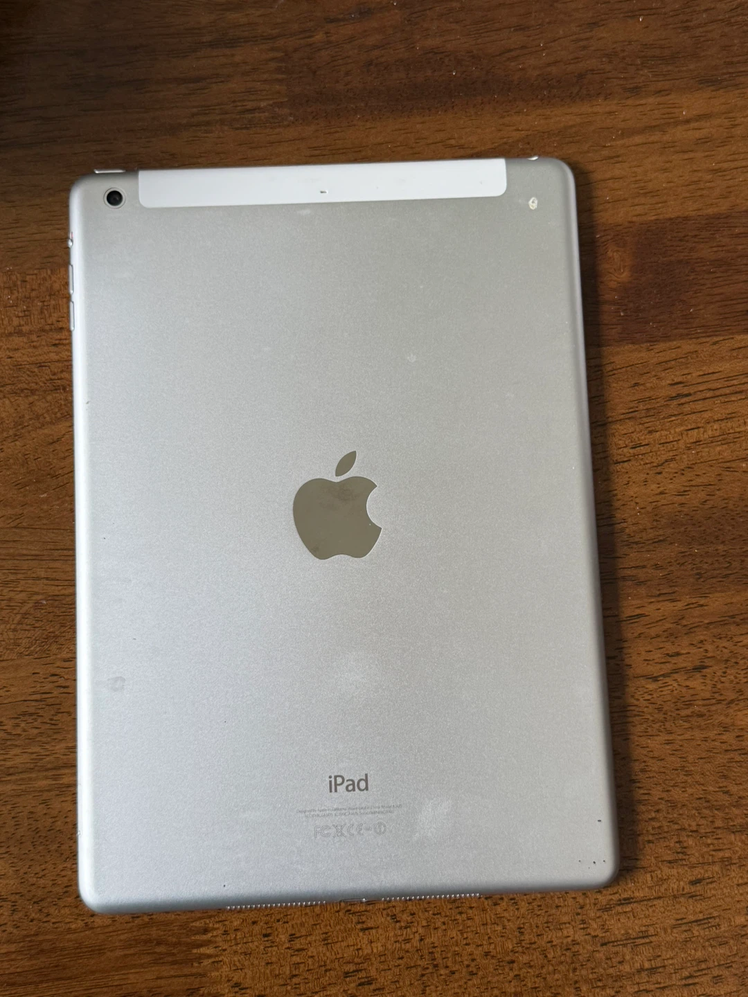 Apple iPad - photo 2