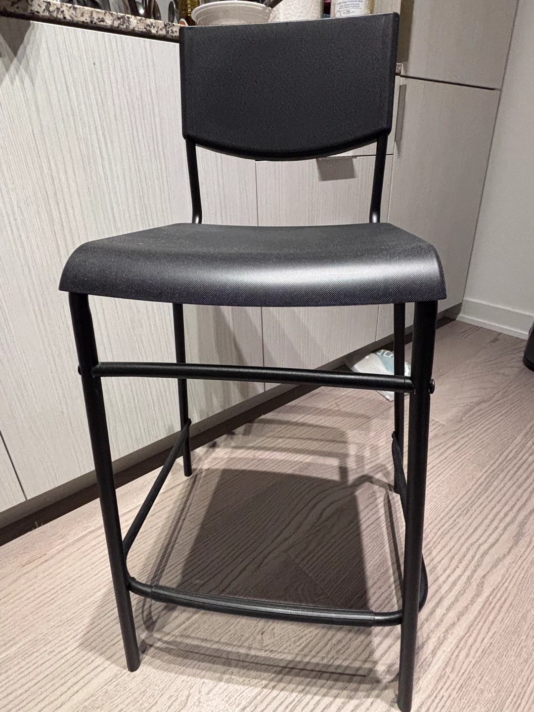 IKEA bar stools - Excellent Condition - photo 4