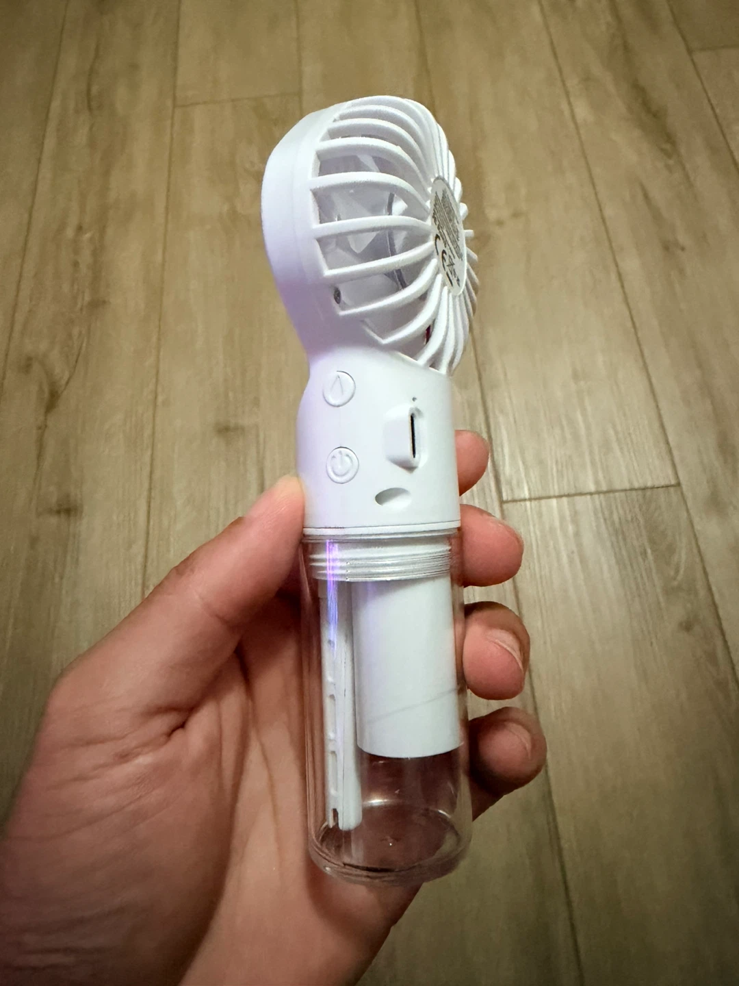 Portable Mini Fan with Water Sprayer - photo 2
