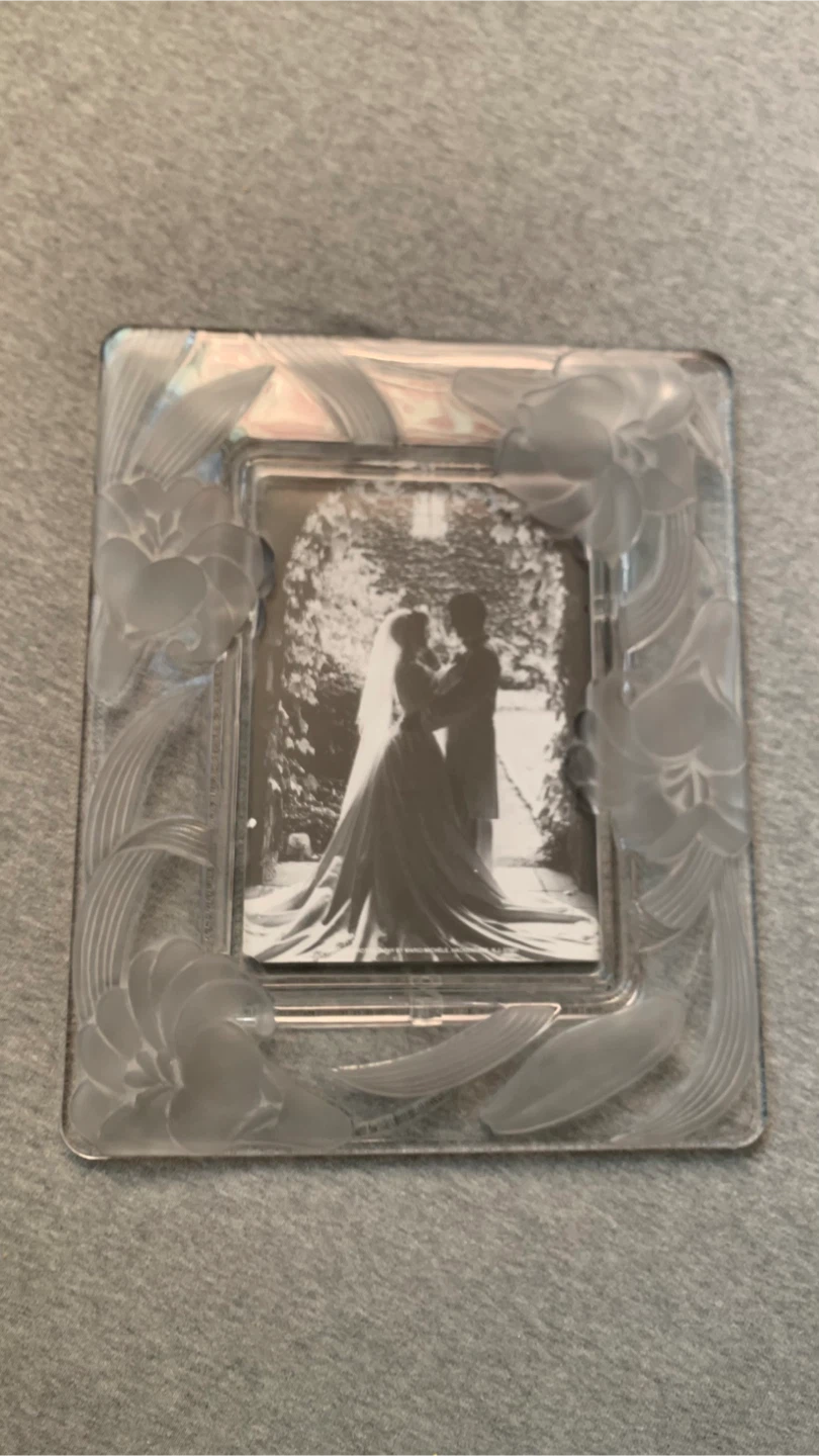 Etched Glass 5 x 7 Floral Photo Frame