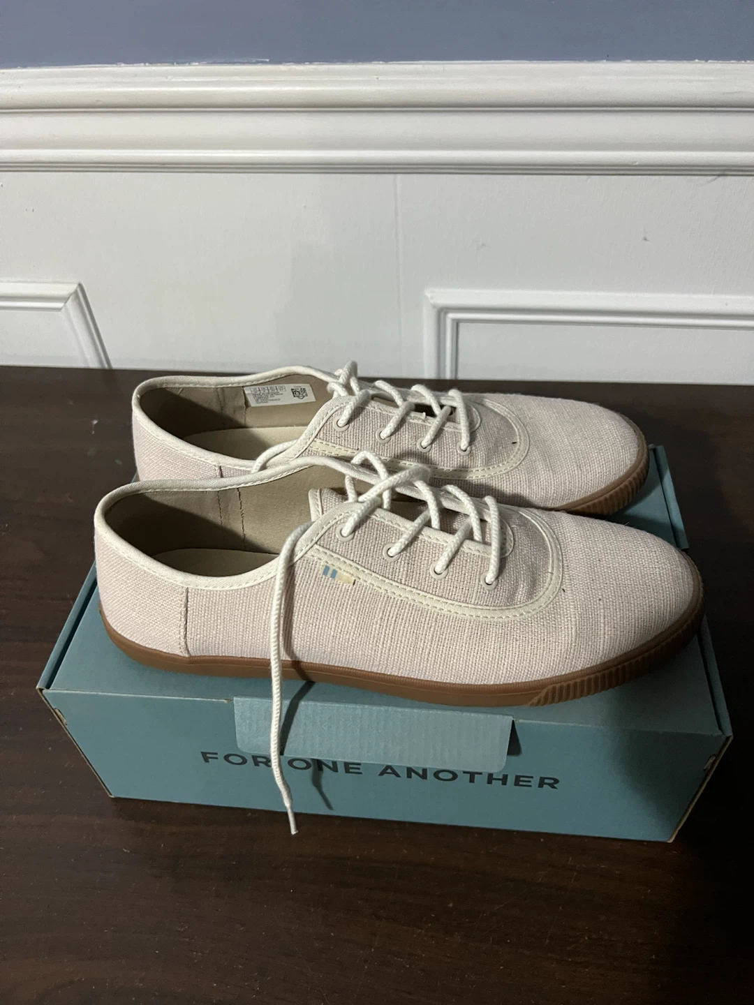 TOMS Women's Lace-up Sneakers - Size 10