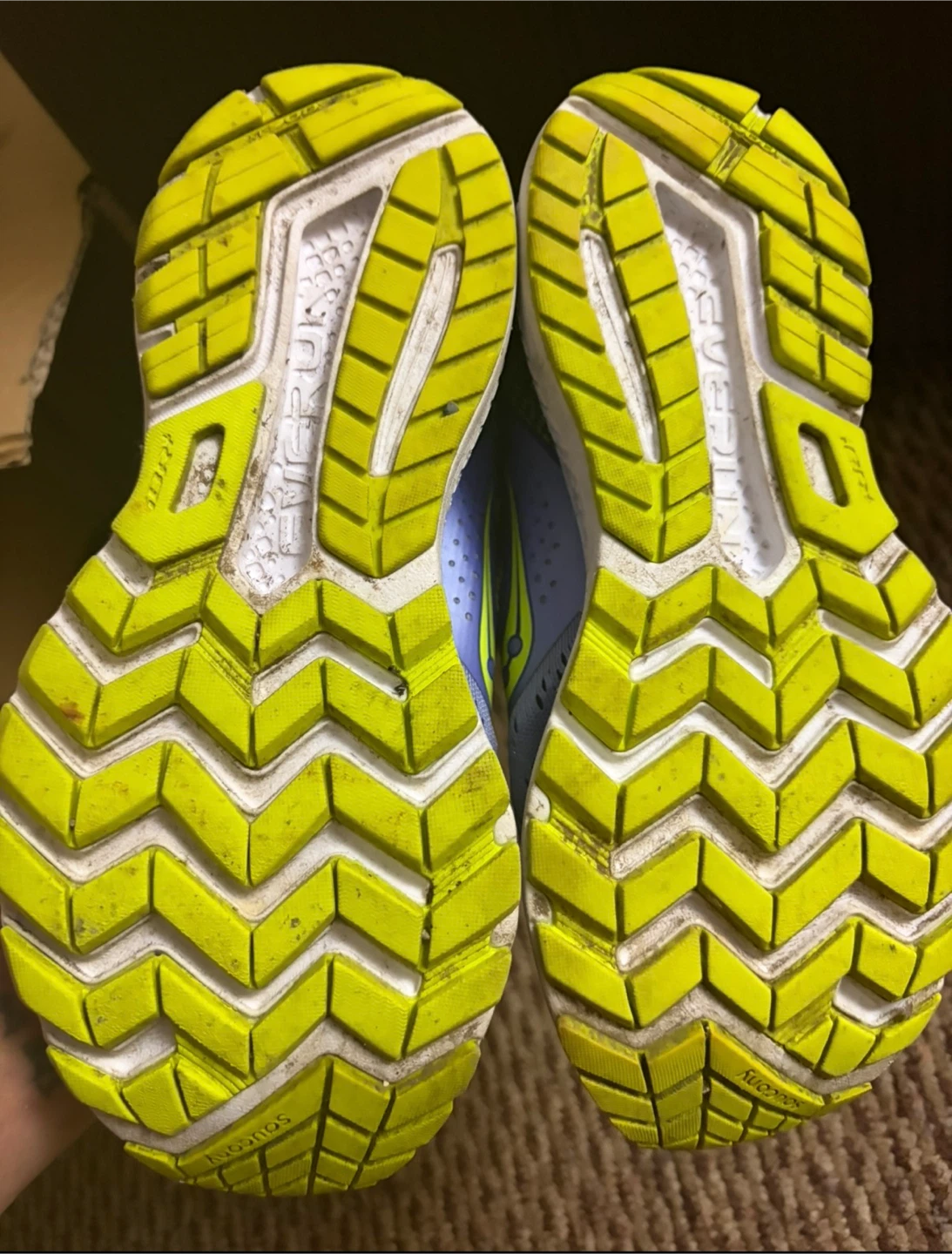 Women’s saucony ~ Size 6 - photo 2