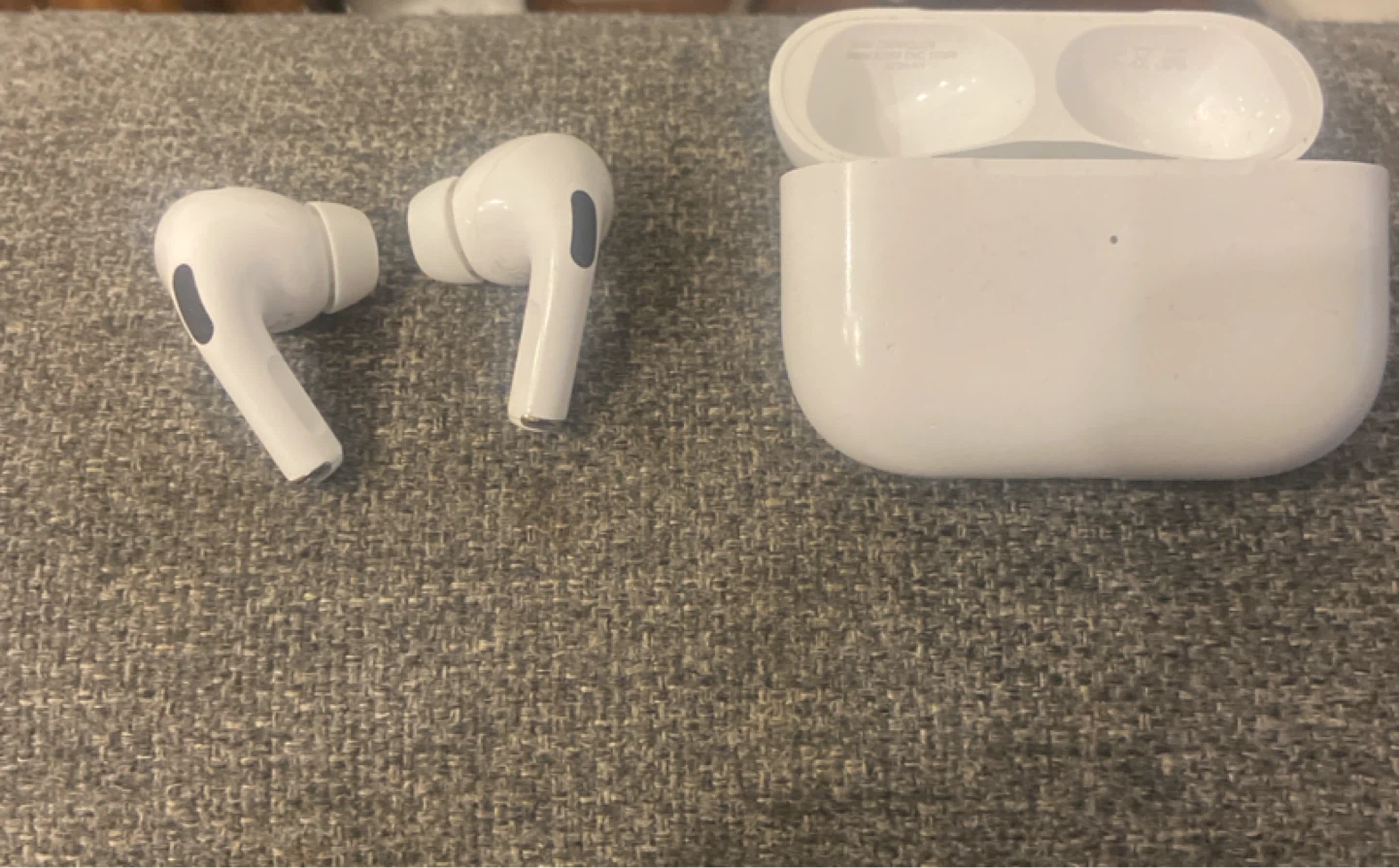 Apple AirPods Pro (2nd generation) - photo 5