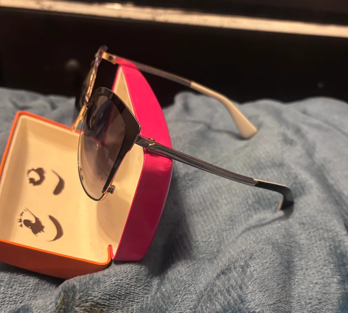 Kate Spade New York Sunglasses with Case - photo 5