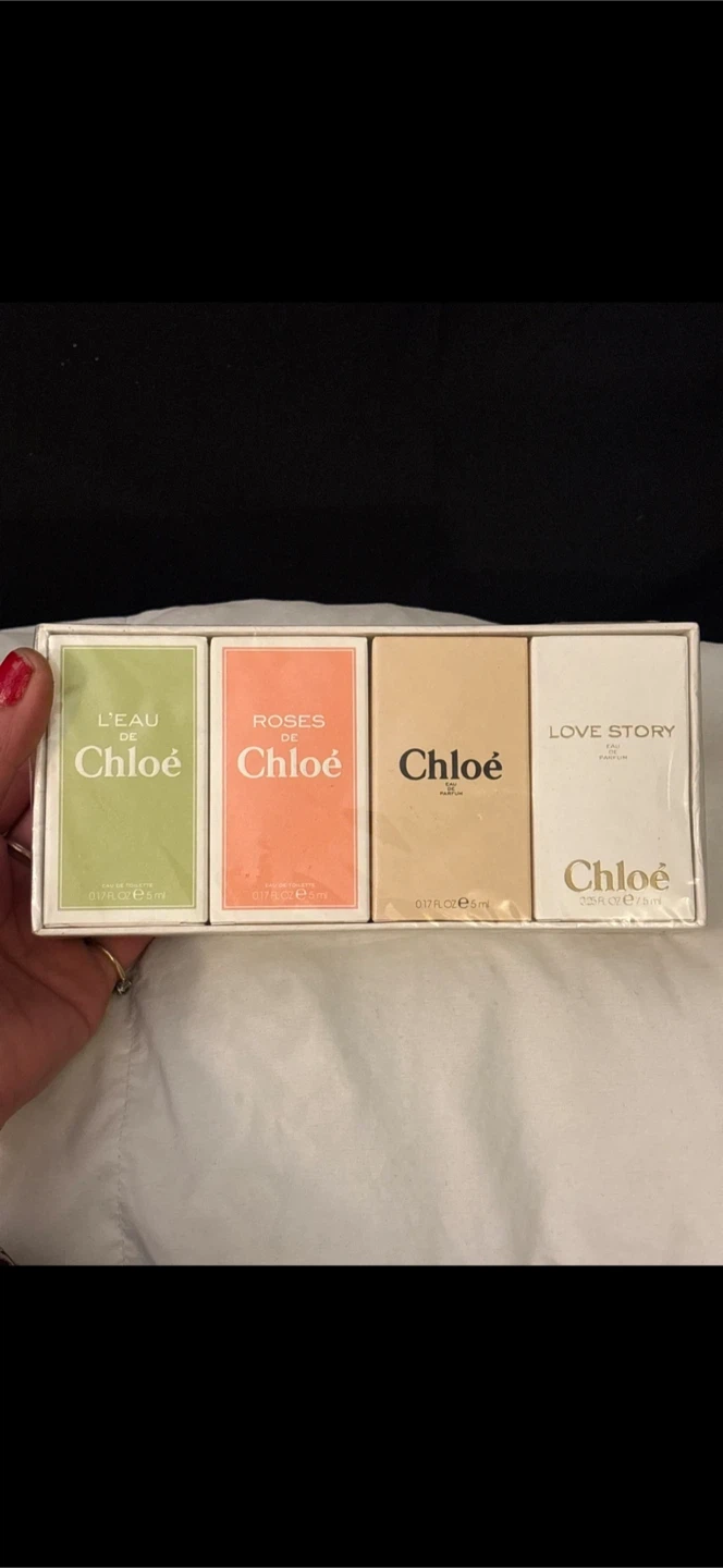 Chloé Les Parfums Perfume Gift Set - Miniatures
