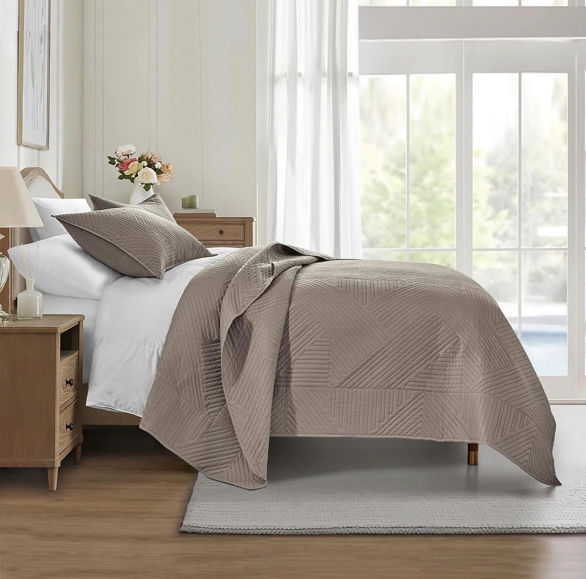 Taupe Geometric Pattern Quilt Set - photo 3