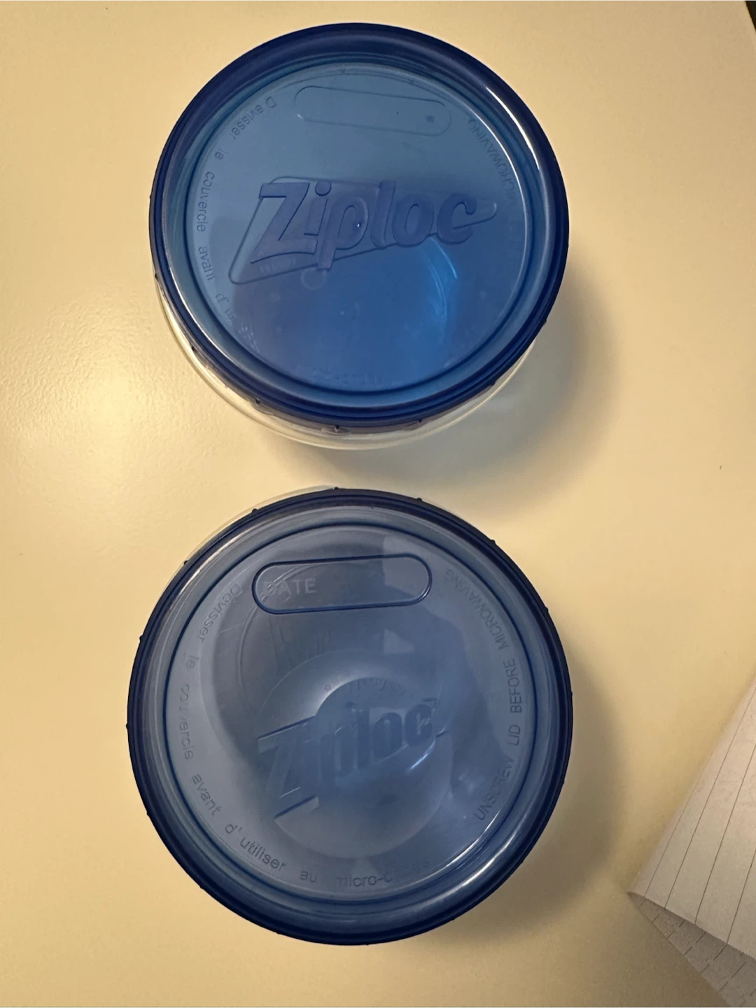 2 Ziploc round containers