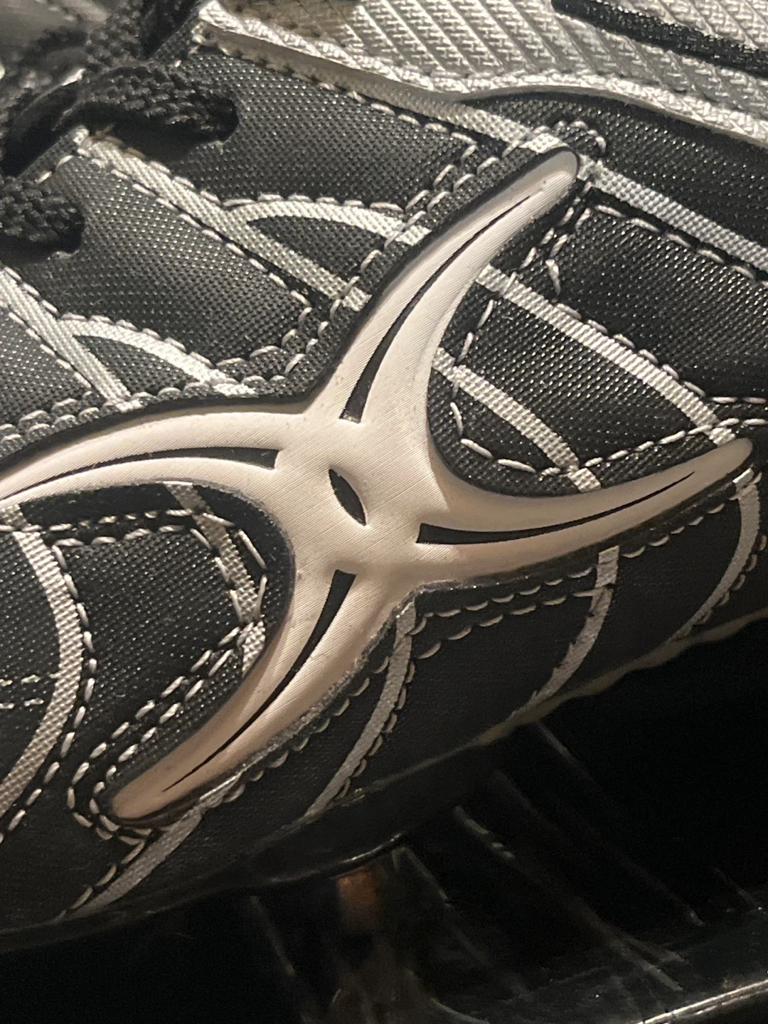 Gilbert Mercury Pro Rugby Boots - Size 6 US - photo 3