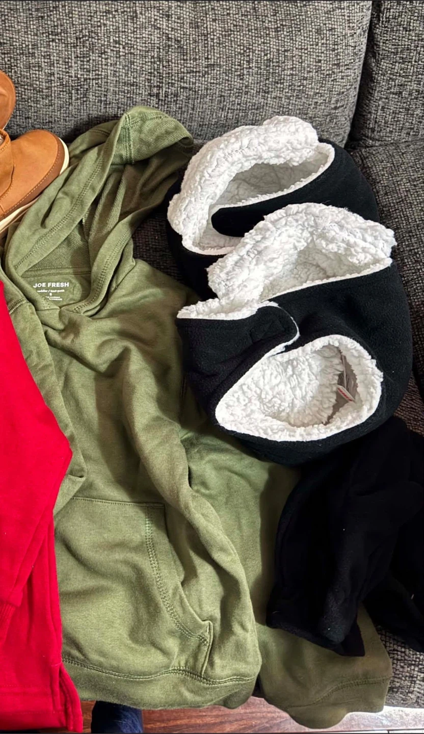 Joe Fresh Green Hoodie and 4 years old girl clothes - photo 2