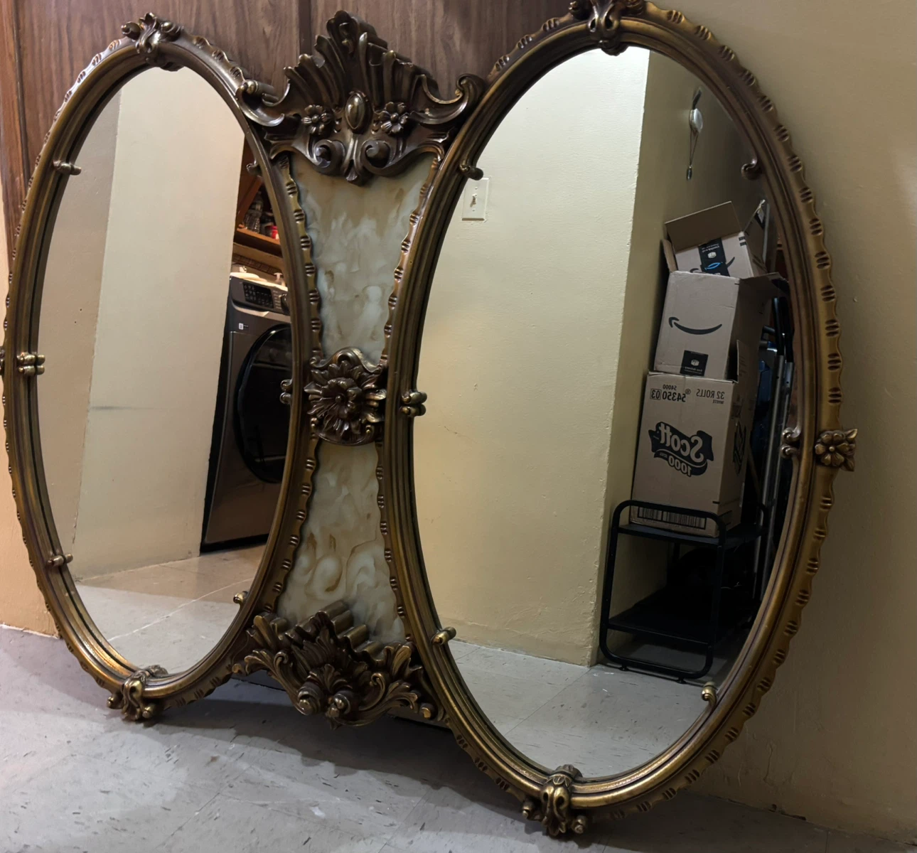Bassett Gold Ornate Hollywood Regency MCM Oval Wall Mirror
