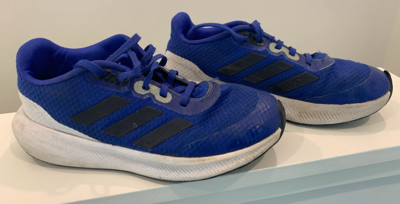 Adidas Kids Running Shoes Size 2.5 Y - photo 2