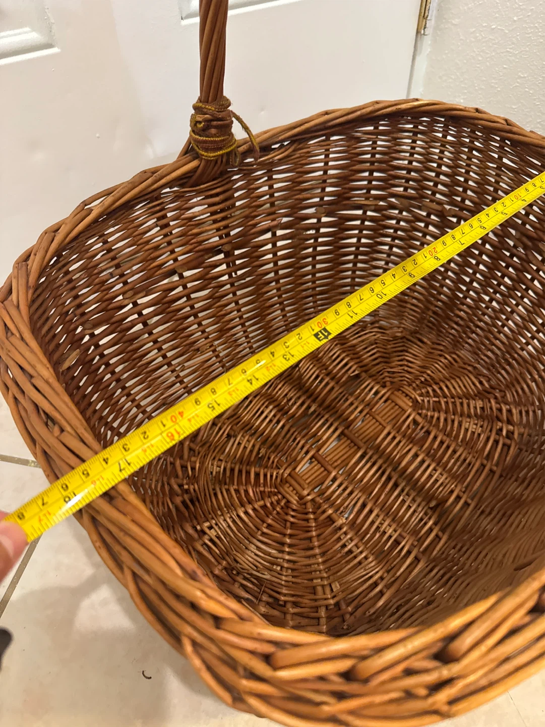 Two Large/smoll Woven Wicker Basket - photo 3