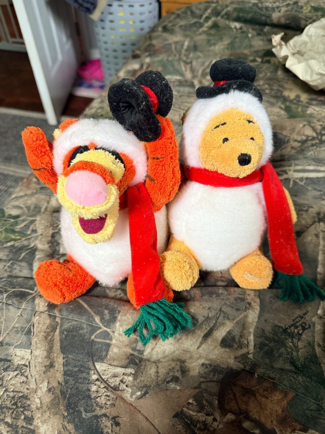 2002 Disney Tigger and Winnie the Pooh Plush Pair