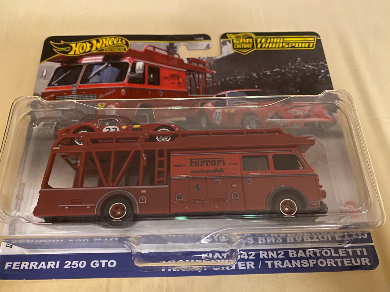 Hot Wheels Premium Ferrari 250 GTO & Bartoletti Transporter