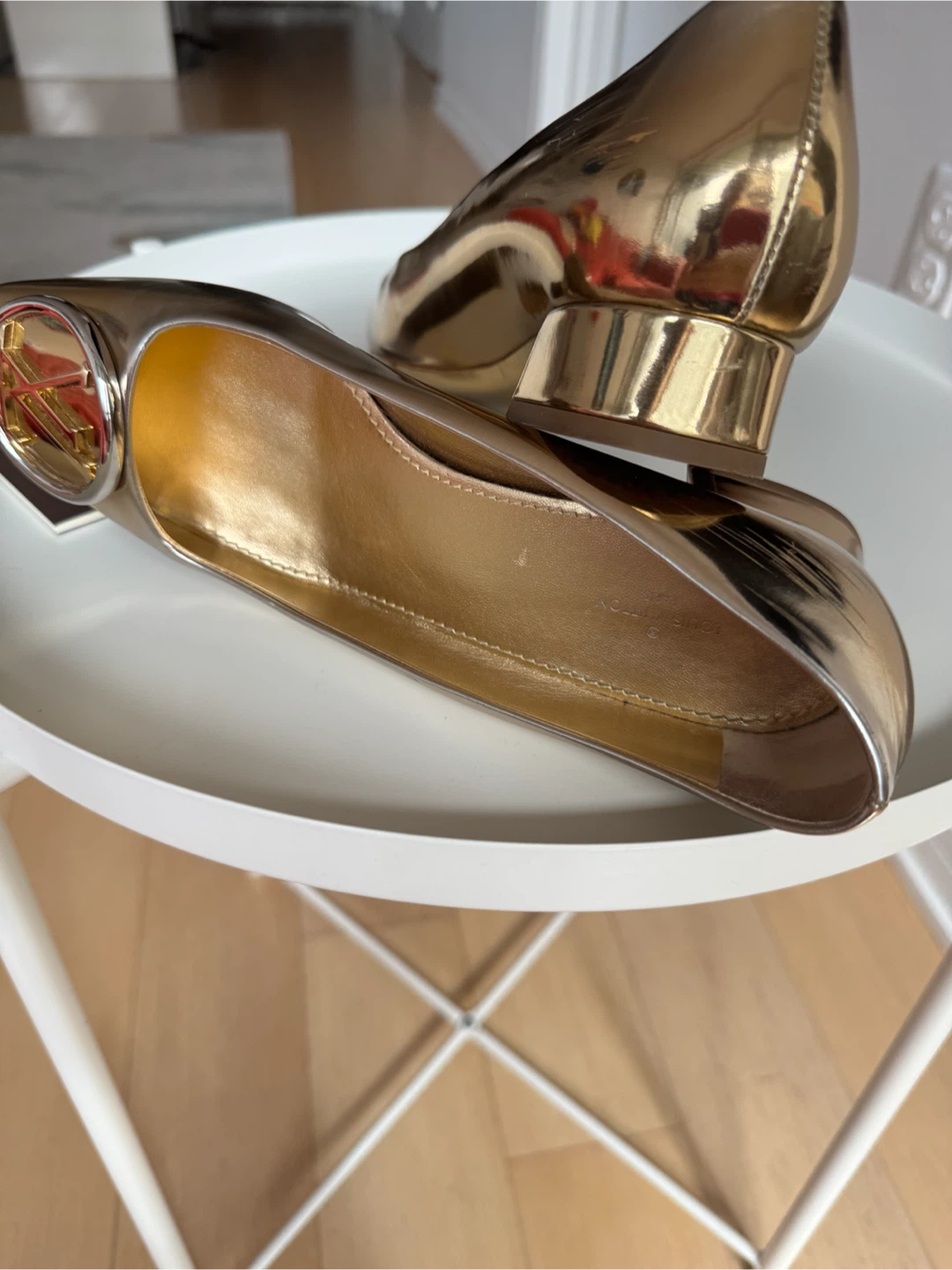 Louis Vuitton Metallic Gold Specchio Leather Pumps 39 / 40 - photo 4