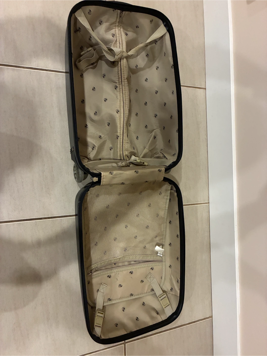 Black HEVYS Luggage Carry-On Suitcase - photo 3