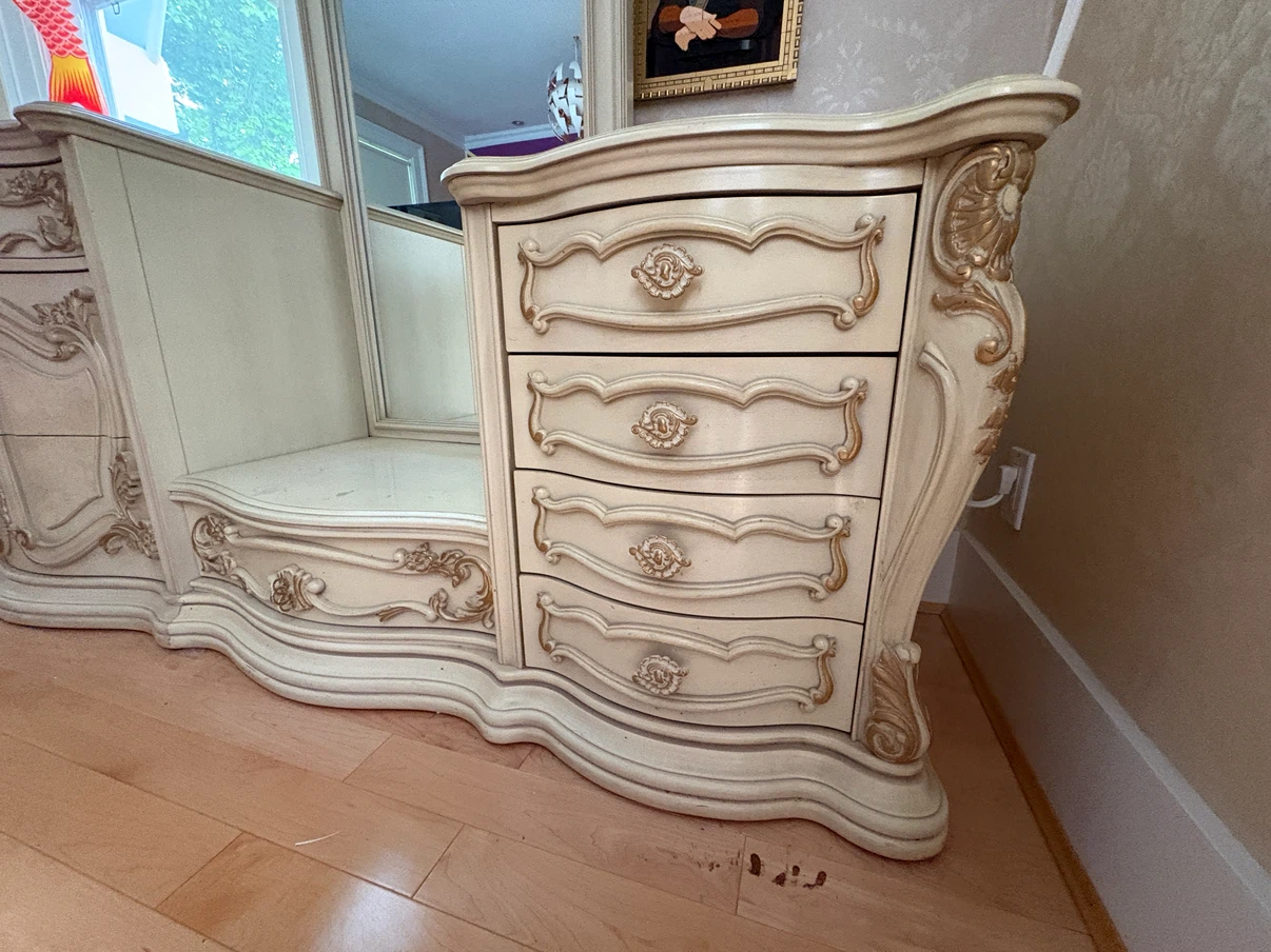 Vintage French Provincial Style Dresser with Mirror (combinaire) - photo 4