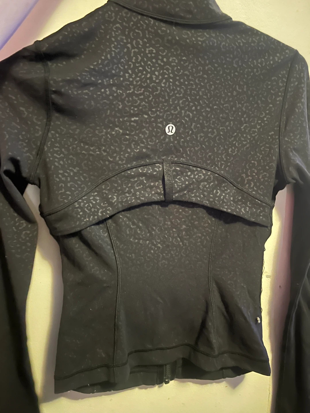 Lululemon Black Leopard Print Jacket Size 2 - photo 2