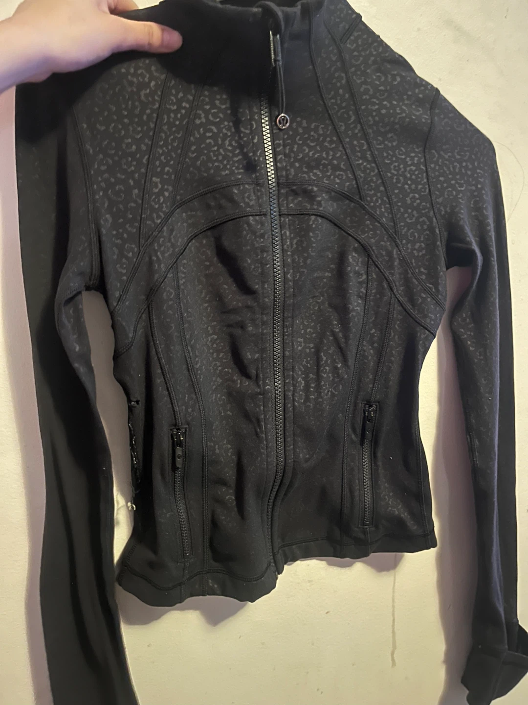 Lululemon Black Leopard Print Jacket Size 2 - photo 3