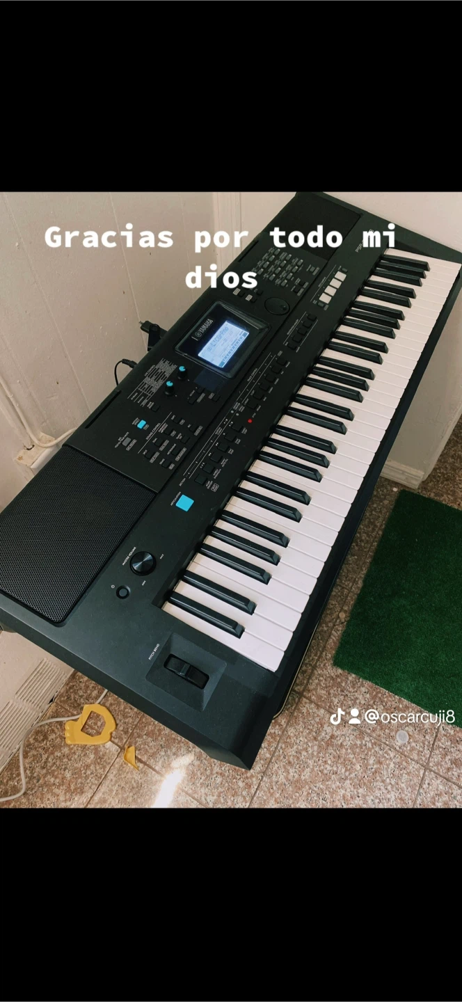 Yamaha Keyboard