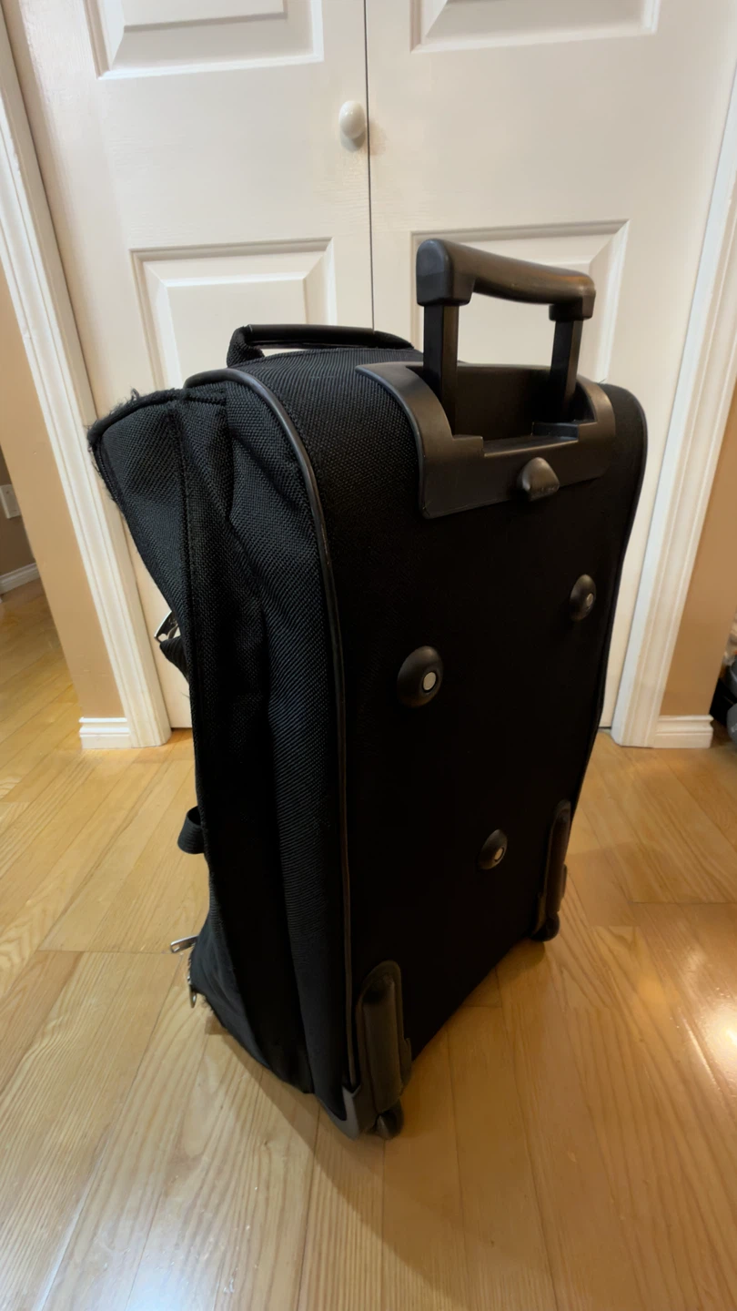 Air Canada Rolling Duffel Bag set - photo 2