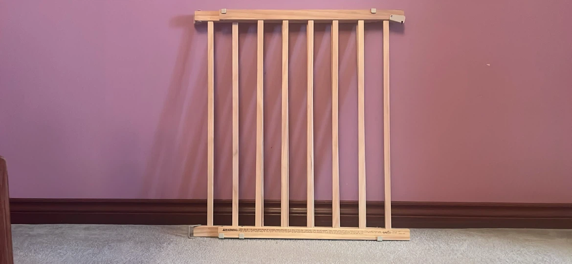 Evenflo top of the stairs infant gate - photo 4