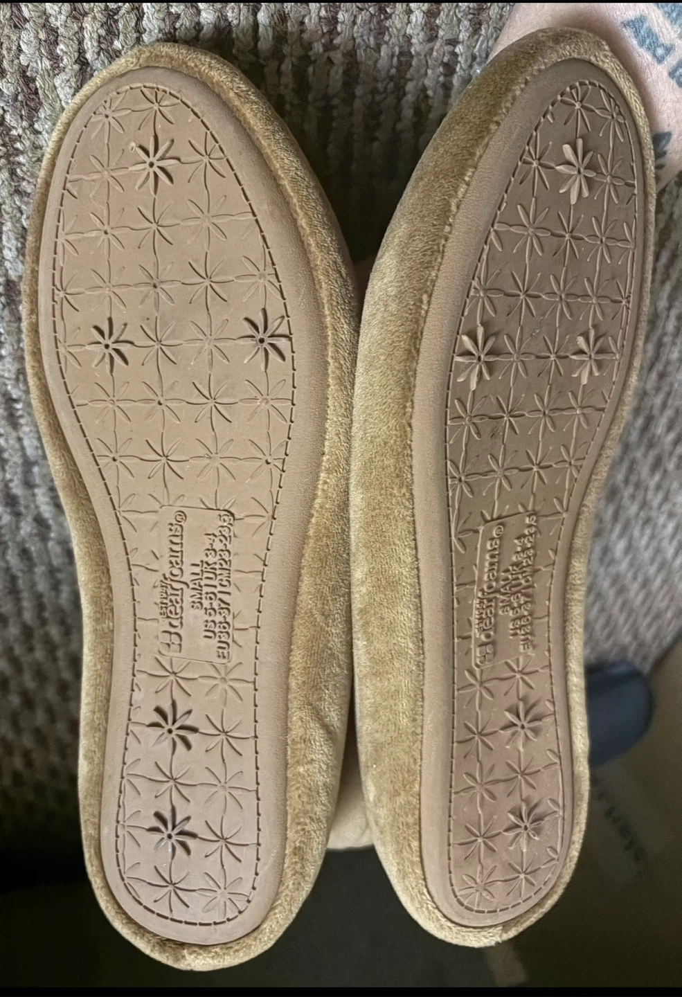 Dearfoams Small Plush Slippers ~ Size 5/6 - photo 3