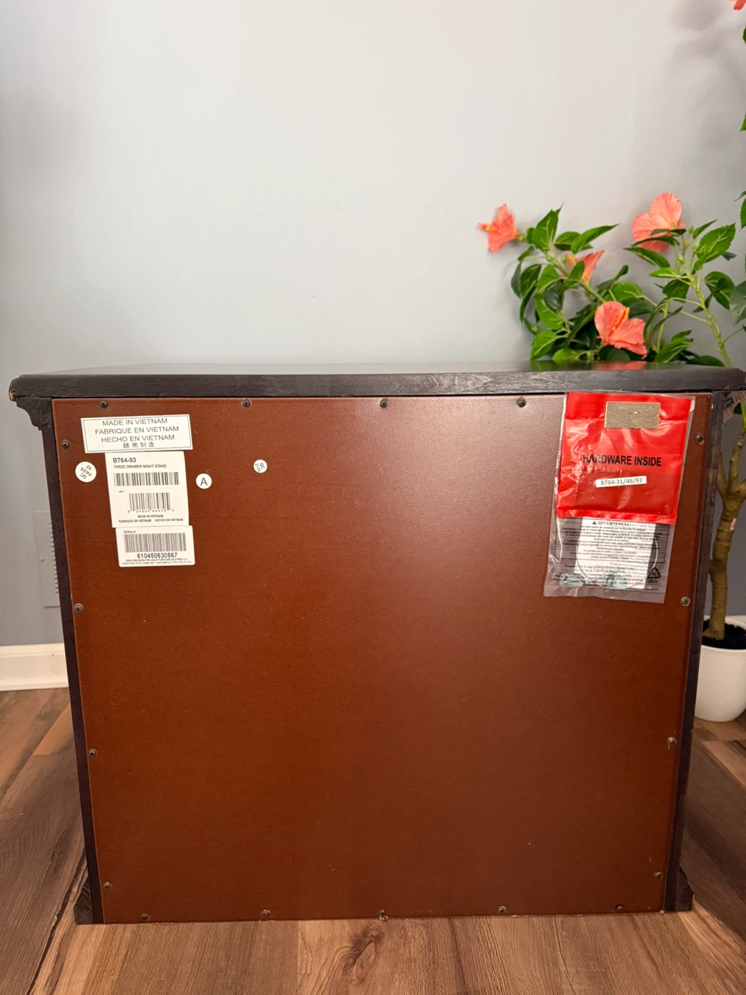 Signature Design by Ashley Three Drawer Nightstand - photo 2