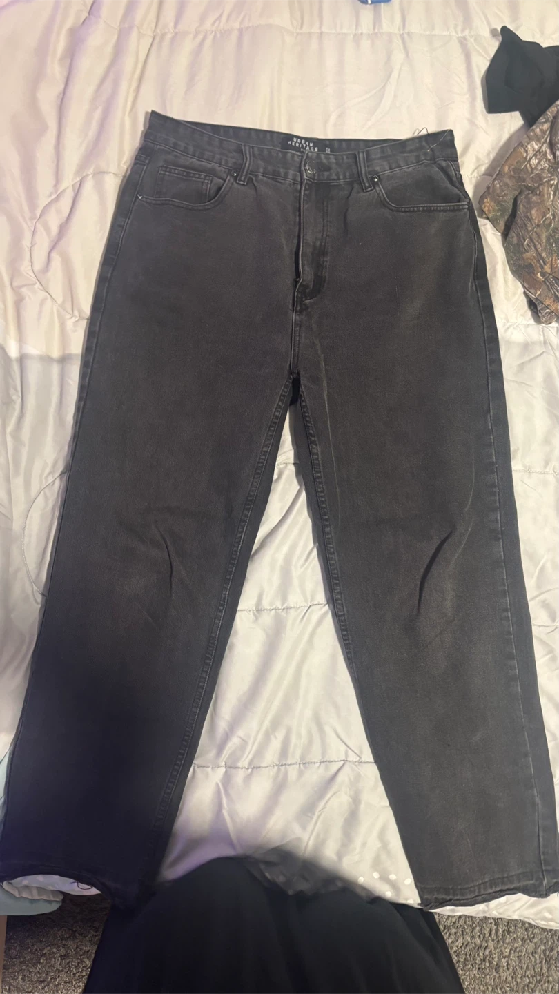 Urban Heritage Black Loose Fit Jeans Size 34