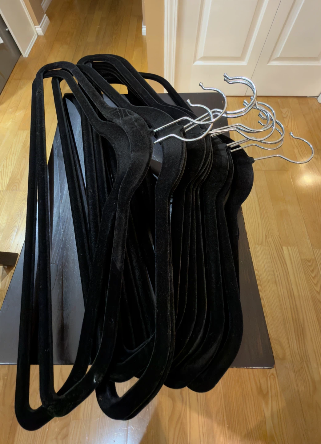 Set of 12 Black Velvet Hangers - photo 2