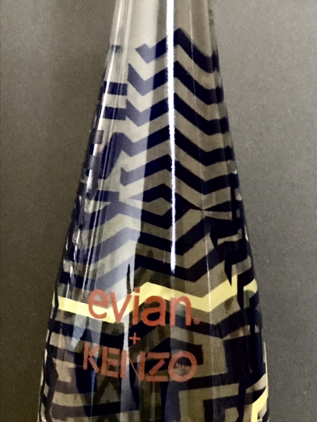 Collectors Editions Evian Bottles - Designer Collaborations - photo 4