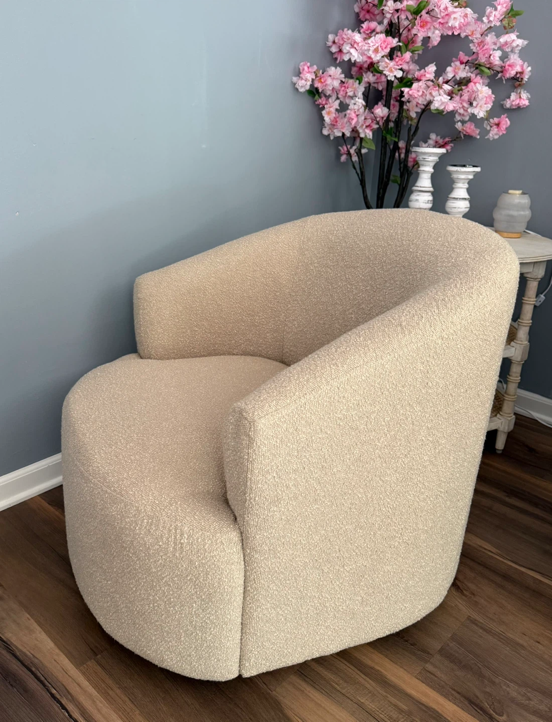Cream Polyester Swivel Chair - photo 2