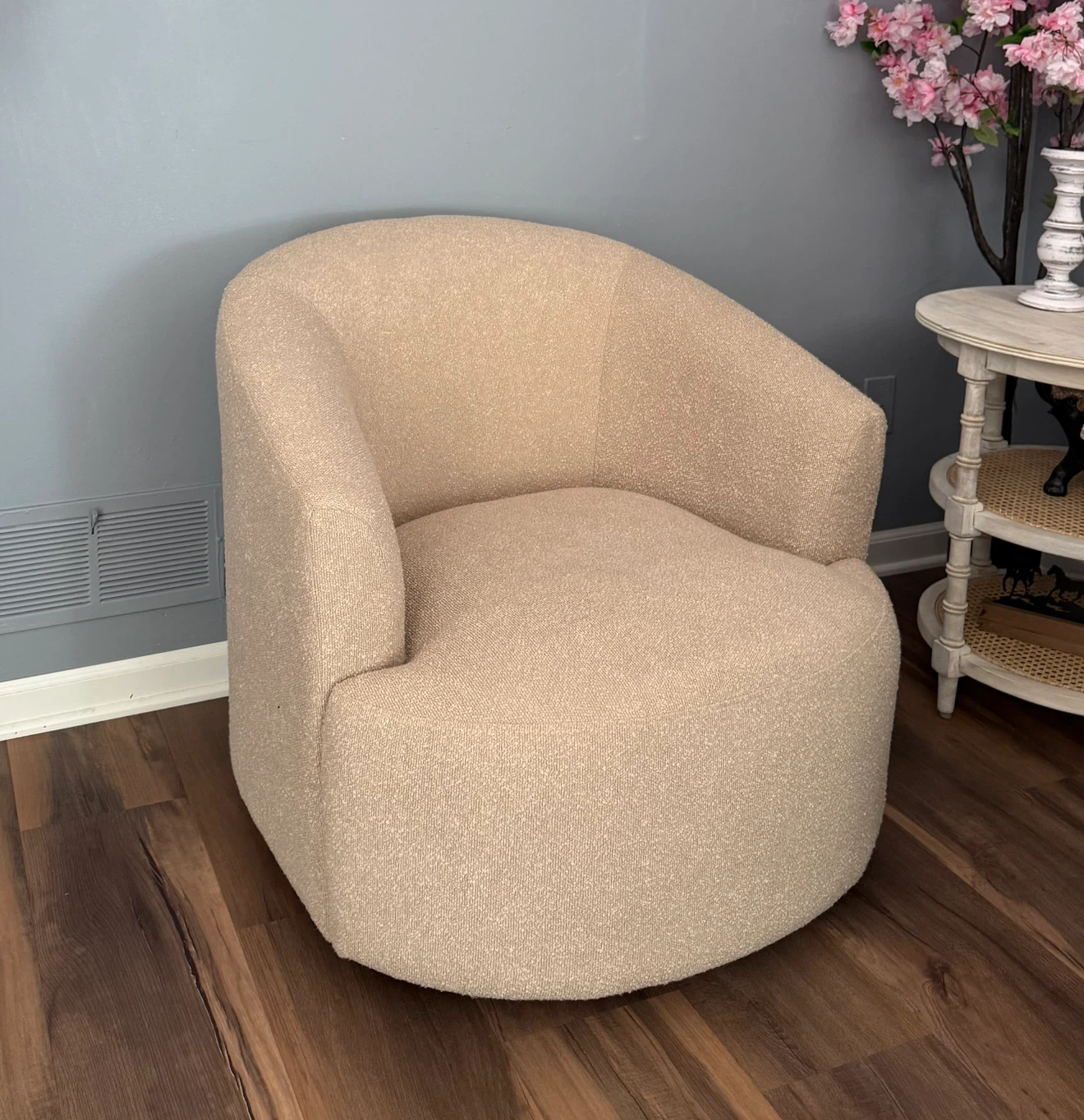 Cream Polyester Swivel Chair - photo 4