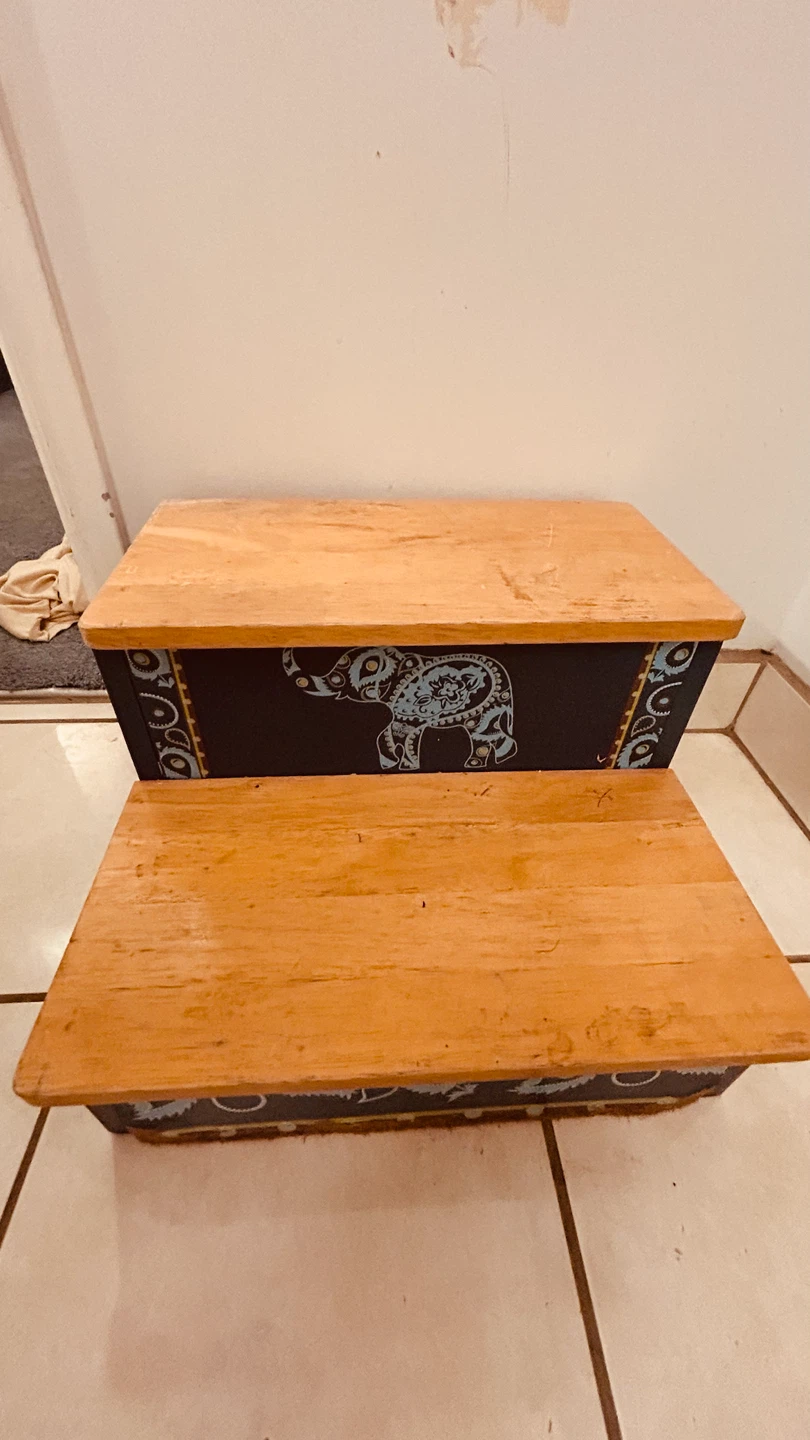 Wooden Two-Tiered Step Stool with Elephant Design & Storage - photo 4