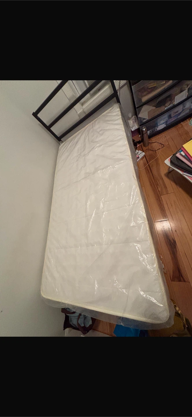 Twin size bed mattress - photo 2
