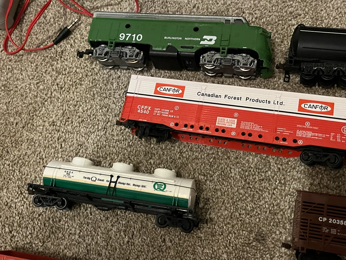 Model Train Set with Tracks and Locomotives - photo 3