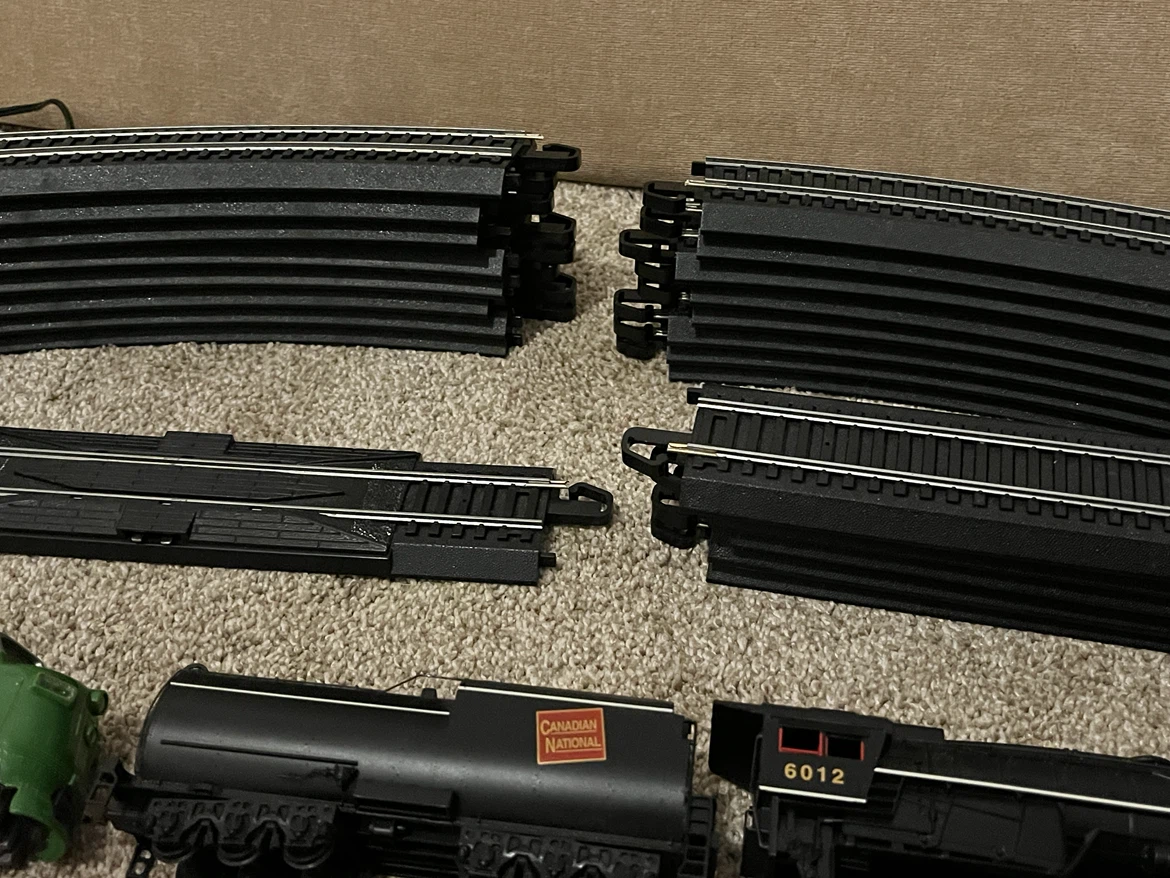 Model Train Set with Tracks and Locomotives - photo 4