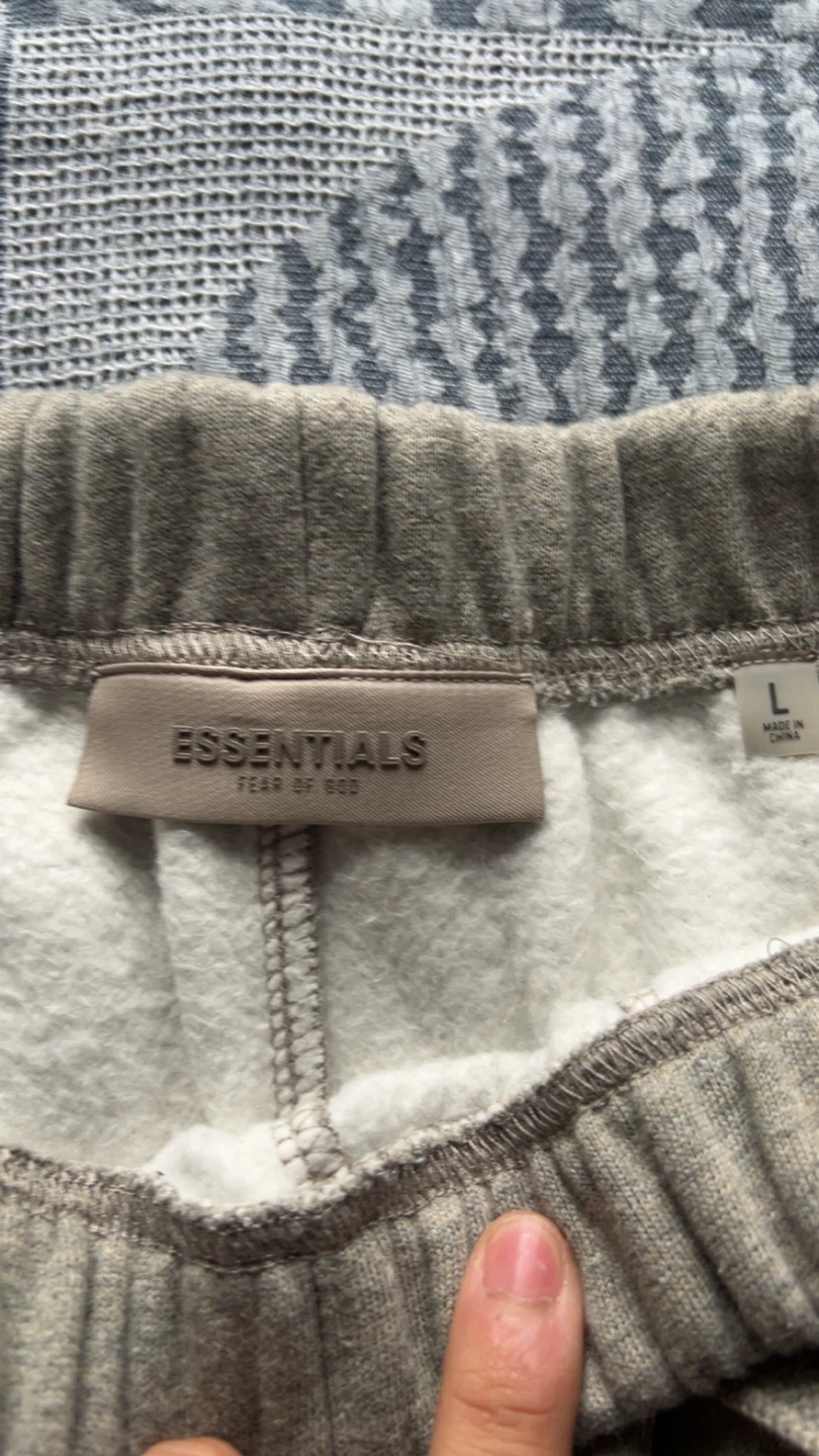 Authentic dark oatmeal essential shorts - photo 4