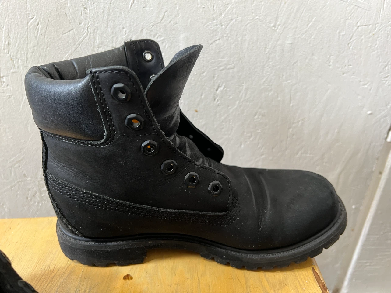 Timberland Black Leather Boots Women's Size 7.5 M - photo 3