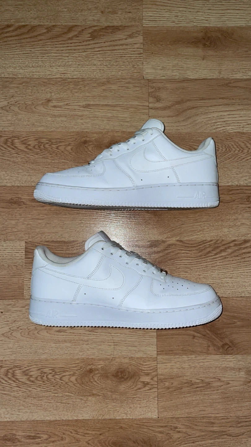 Size 12 men’s Air Force 1 20$