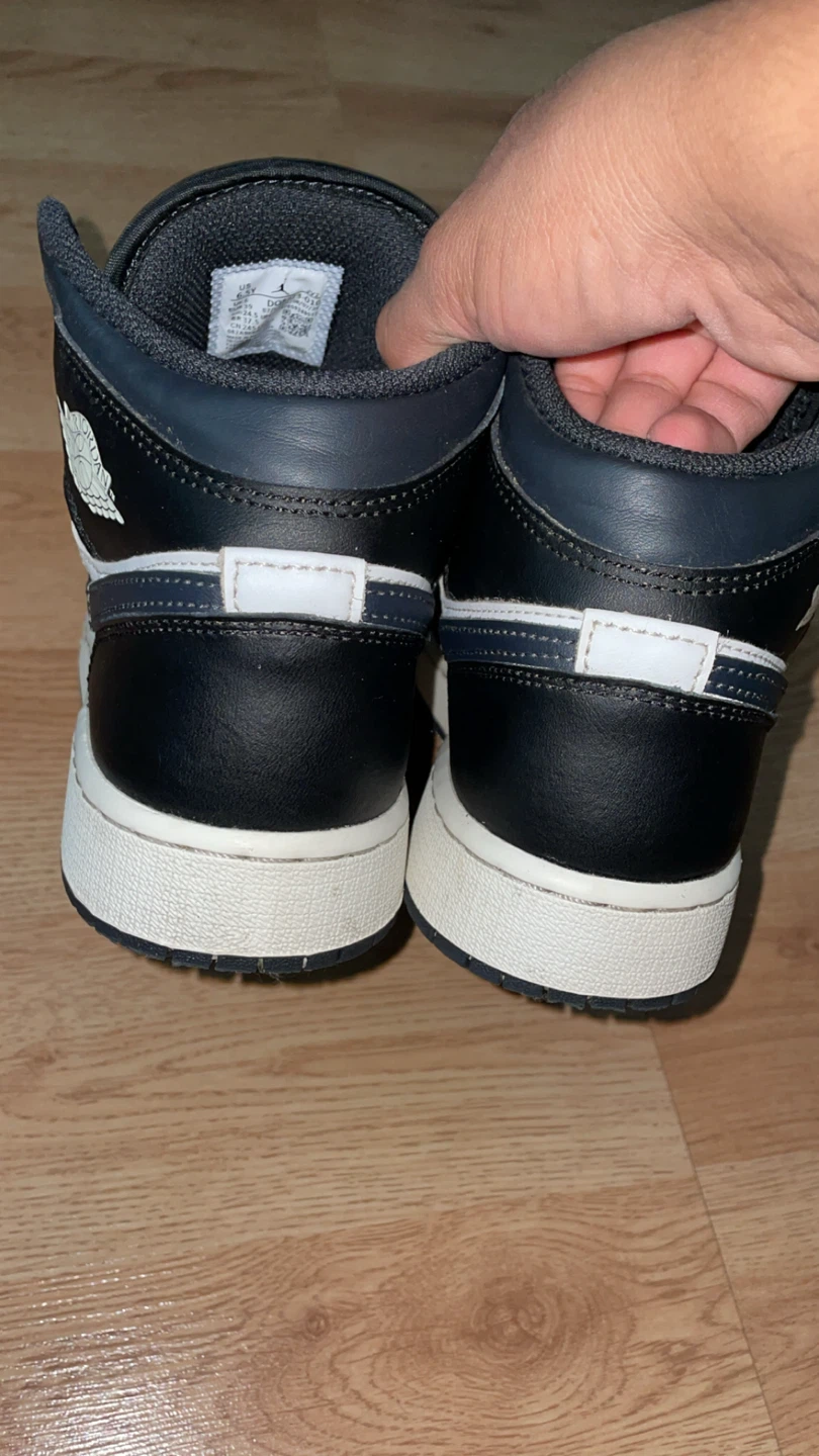 Size 6.5y Jordan 1 15$ - photo 5