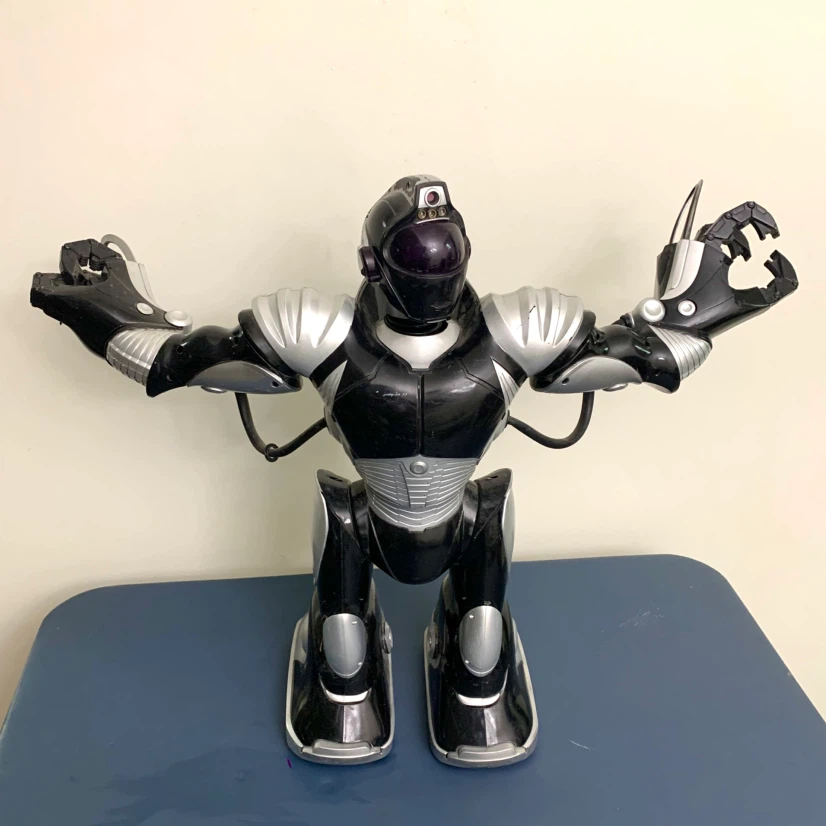 WowWee Robosapien Robot Toy Moveable Limbs Toy (No Controller)