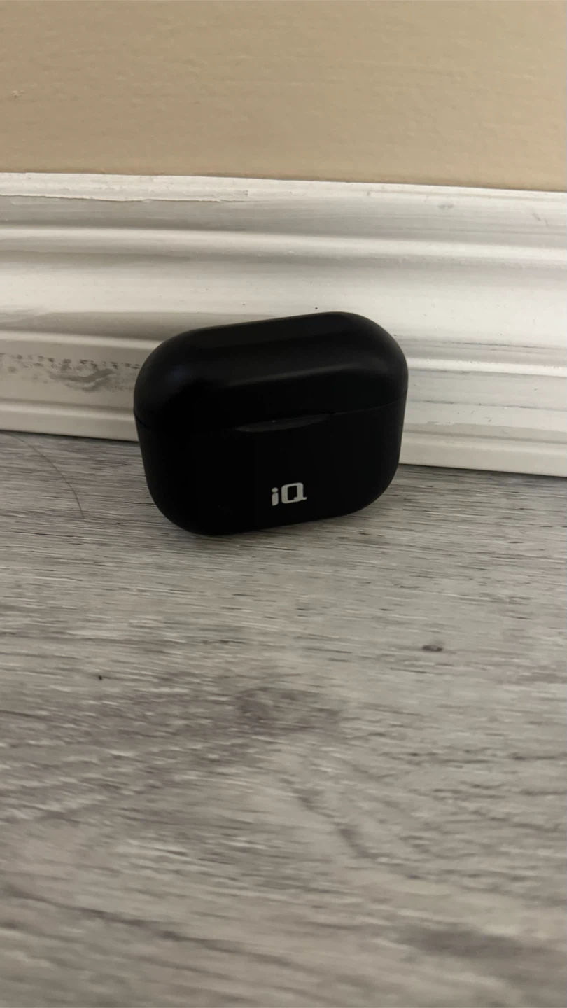 iQ Wireless Earbuds with Charging Case - photo 4