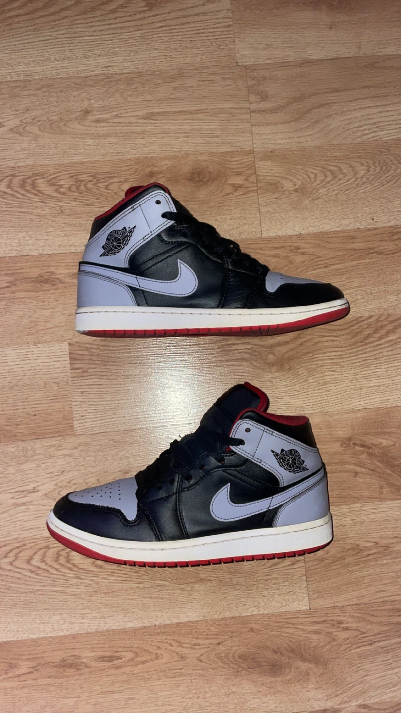 Size 8 men’s Jordan 1 15$