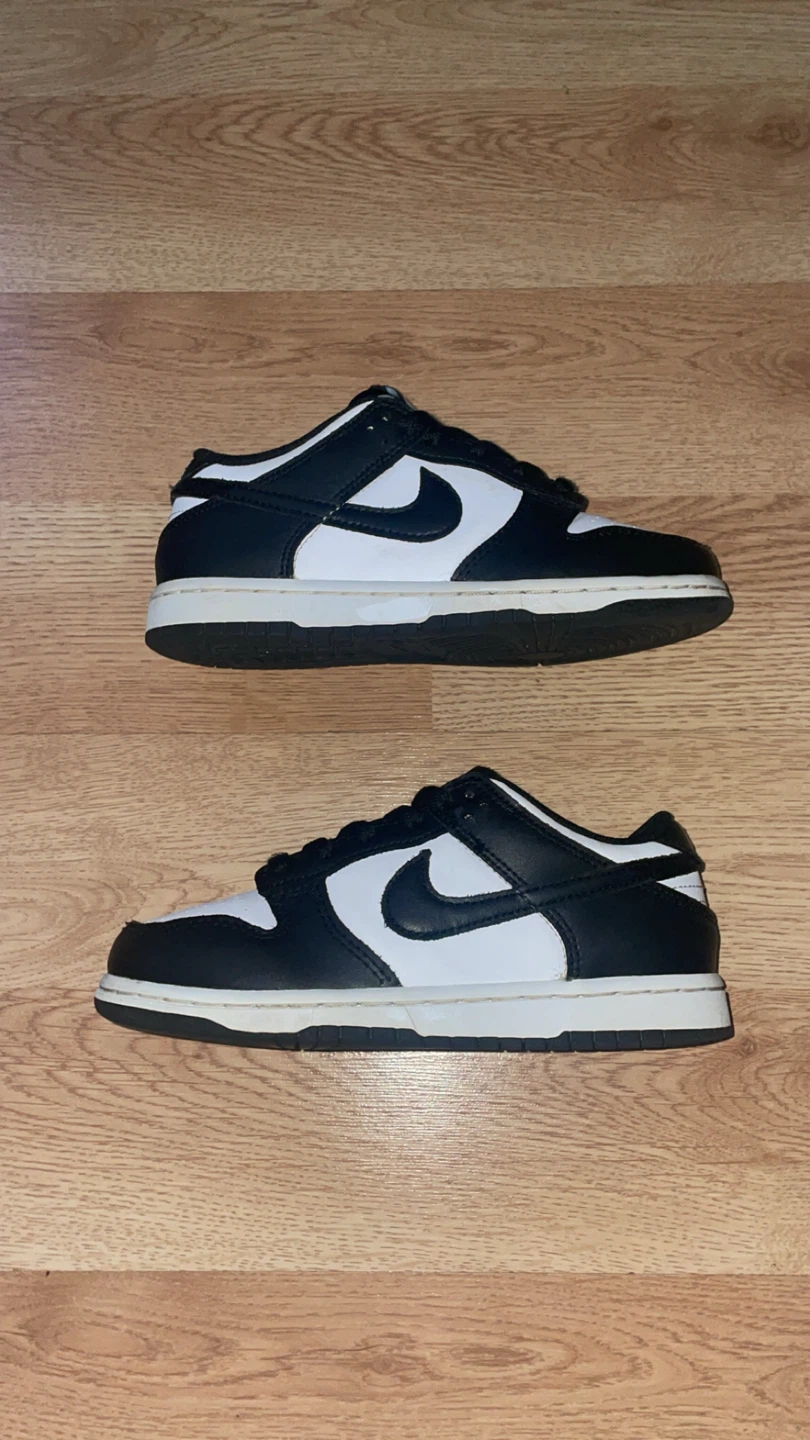 Size 1y panda dunk low 10$